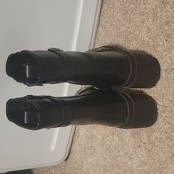 Fashion boots with studs. Looks designer. Worn once ,,runs big - Picture 4 of 6